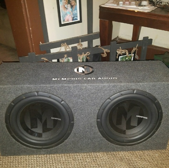 2 Memphis 12s in a Memphis box with a 1600watt amp - Picture 1 of 1